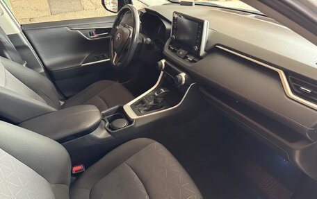 Toyota RAV4, 2019 год, 3 000 000 рублей, 24 фотография