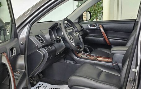 Toyota Highlander III, 2012 год, 2 485 000 рублей, 12 фотография
