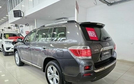 Toyota Highlander III, 2012 год, 2 485 000 рублей, 8 фотография