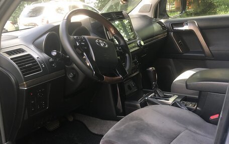 Toyota Land Cruiser Prado 150 рестайлинг 2, 2010 год, 2 700 000 рублей, 20 фотография