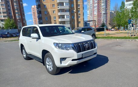 Toyota Land Cruiser Prado 150 рестайлинг 2, 2019 год, 4 700 000 рублей, 2 фотография