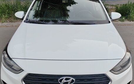 Hyundai Solaris II рестайлинг, 2018 год, 1 350 000 рублей, 2 фотография
