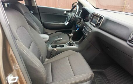 KIA Sportage IV рестайлинг, 2018 год, 1 640 000 рублей, 9 фотография
