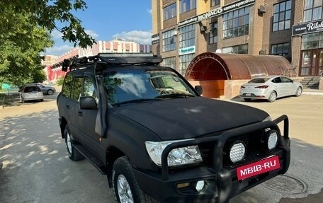 Toyota Land Cruiser 100 рестайлинг 2, 2007 год, 2 000 000 рублей, 2 фотография