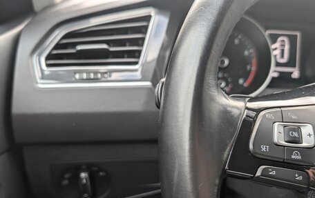 Volkswagen Tiguan II, 2017 год, 1 800 000 рублей, 26 фотография