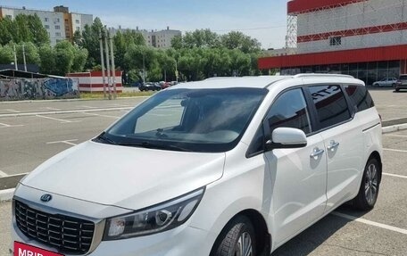 KIA Carnival III, 2019 год, 3 100 000 рублей, 2 фотография