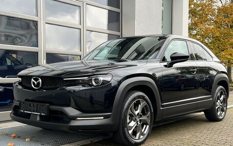 Mazda MX-30, 2020 год, 2 350 000 рублей, 3 фотография