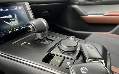 Mazda MX-30, 2020 год, 2 350 000 рублей, 18 фотография