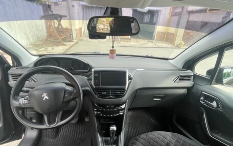 Peugeot 208 II, 2013 год, 875 000 рублей, 10 фотография
