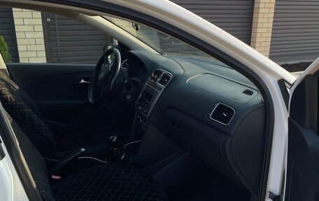 Volkswagen Polo VI (EU Market), 2013 год, 994 000 рублей, 14 фотография