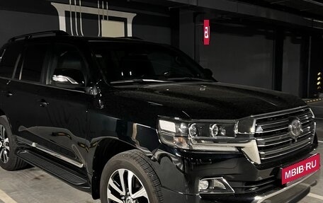 Toyota Land Cruiser 200, 2016 год, 5 800 000 рублей, 2 фотография