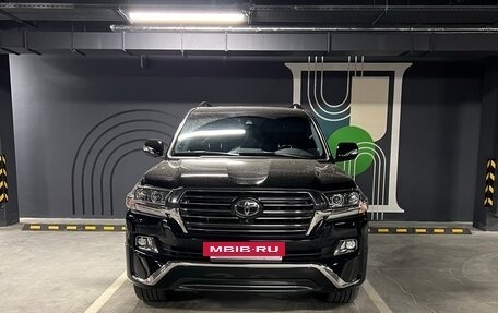Toyota Land Cruiser 200, 2016 год, 5 800 000 рублей, 3 фотография