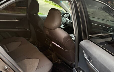 Toyota Camry, 2020 год, 2 300 000 рублей, 6 фотография