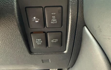 Toyota Land Cruiser 200, 2019 год, 9 100 000 рублей, 14 фотография