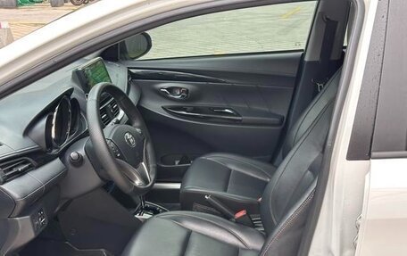 Toyota Yaris XP150 рестайлинг, 2021 год, 1 150 443 рублей, 12 фотография