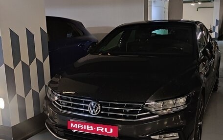 Volkswagen Passat B8 рестайлинг, 2019 год, 3 300 000 рублей, 2 фотография
