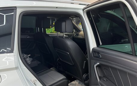 Volkswagen Tiguan II, 2019 год, 2 350 000 рублей, 19 фотография