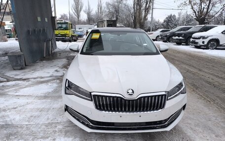 Skoda Superb III рестайлинг, 2024 год, 3 190 000 рублей, 2 фотография