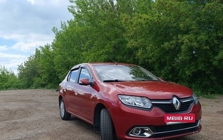 Renault Logan II, 2015 год, 640 000 рублей, 3 фотография