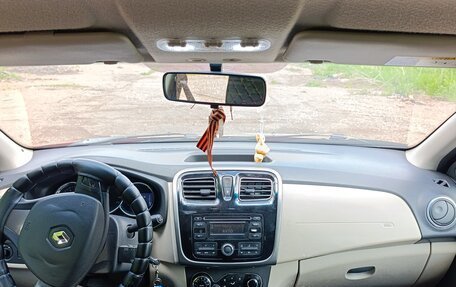Renault Logan II, 2015 год, 640 000 рублей, 9 фотография