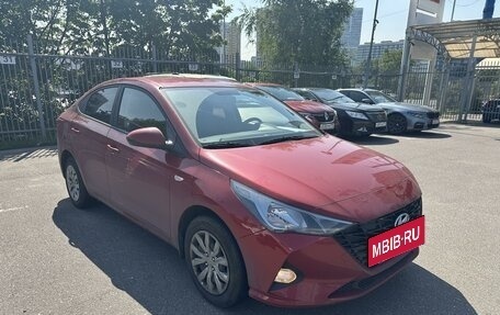 Hyundai Solaris II рестайлинг, 2021 год, 1 599 000 рублей, 2 фотография