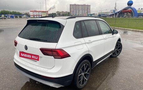 Volkswagen Tiguan II, 2020 год, 2 850 000 рублей, 3 фотография