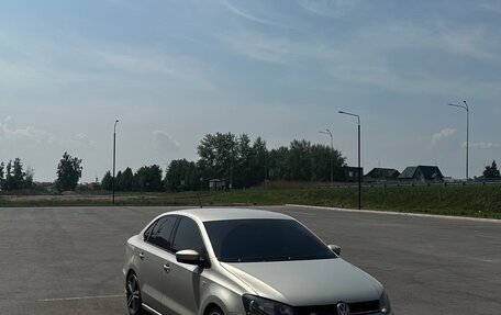 Volkswagen Polo VI (EU Market), 2011 год, 730 000 рублей, 2 фотография