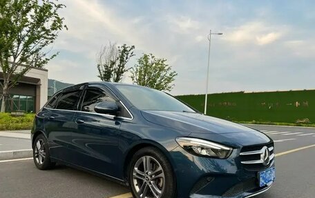 Mercedes-Benz B-Класс, 2020 год, 1 850 000 рублей, 3 фотография