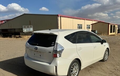 Toyota Prius Alpha I (ZVW40/41), 2012 год, 1 490 000 рублей, 2 фотография