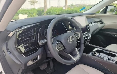 Lexus RX IV рестайлинг, 2024 год, 10 000 898 рублей, 8 фотография