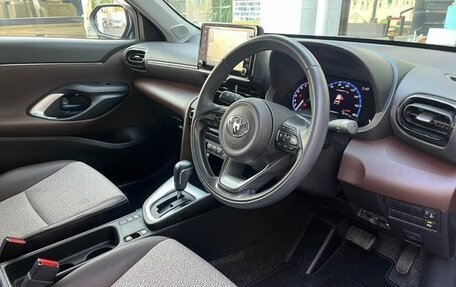 Toyota Yaris Cross, 2021 год, 1 200 000 рублей, 9 фотография