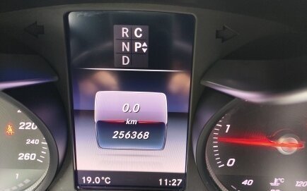Mercedes-Benz V-Класс, 2018 год, 4 227 000 рублей, 1 фотография