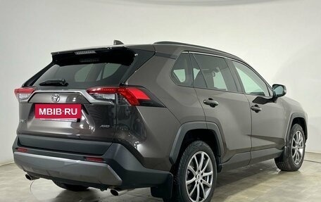 Toyota RAV4, 2021 год, 2 820 000 рублей, 4 фотография