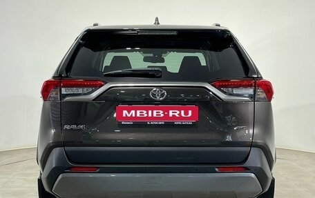 Toyota RAV4, 2021 год, 2 820 000 рублей, 3 фотография