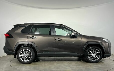 Toyota RAV4, 2021 год, 2 820 000 рублей, 5 фотография
