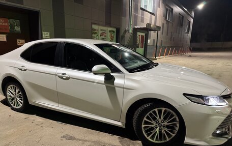 Toyota Camry, 2019 год, 2 550 000 рублей, 4 фотография