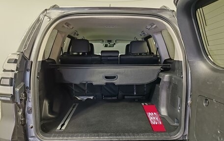 Toyota Land Cruiser Prado 150 рестайлинг 2, 2021 год, 6 290 000 рублей, 10 фотография