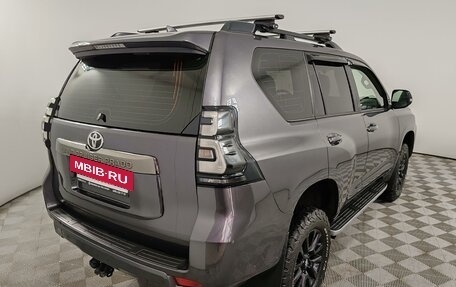 Toyota Land Cruiser Prado 150 рестайлинг 2, 2021 год, 6 290 000 рублей, 5 фотография