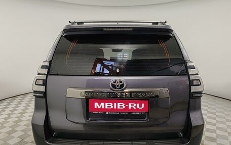 Toyota Land Cruiser Prado 150 рестайлинг 2, 2021 год, 6 290 000 рублей, 6 фотография