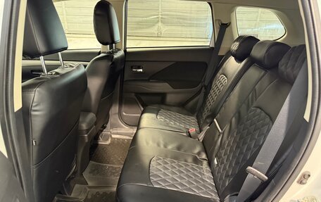 Mitsubishi Outlander III рестайлинг 3, 2013 год, 1 499 800 рублей, 6 фотография