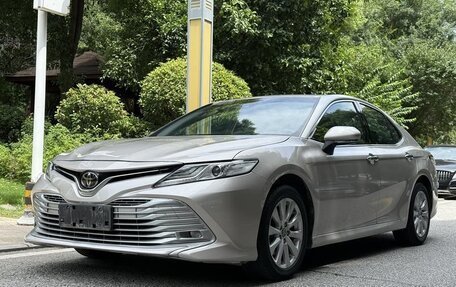 Toyota Camry, 2020 год, 2 000 000 рублей, 2 фотография