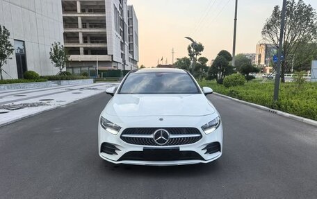 Mercedes-Benz A-Класс, 2022 год, 1 940 000 рублей, 2 фотография