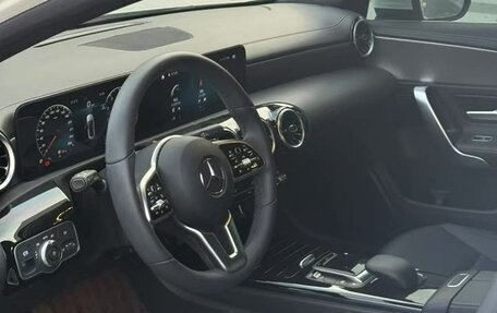 Mercedes-Benz A-Класс, 2022 год, 1 940 000 рублей, 4 фотография