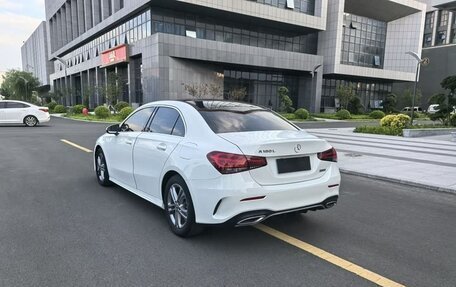 Mercedes-Benz A-Класс, 2022 год, 1 940 000 рублей, 5 фотография