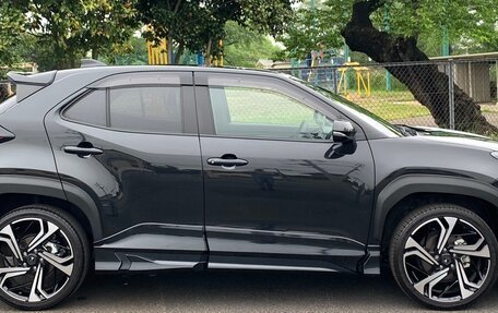 Toyota Yaris Cross, 2022 год, 1 405 000 рублей, 3 фотография