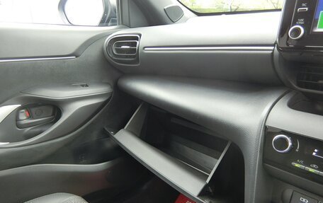 Toyota Yaris Cross, 2022 год, 1 405 000 рублей, 18 фотография