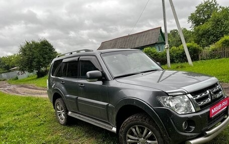 Mitsubishi Pajero IV, 2013 год, 2 200 000 рублей, 3 фотография