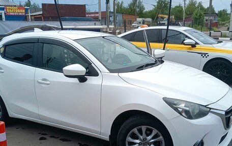 Mazda Demio IV, 2017 год, 1 150 000 рублей, 2 фотография