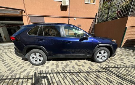 Toyota RAV4, 2019 год, 2 400 000 рублей, 8 фотография