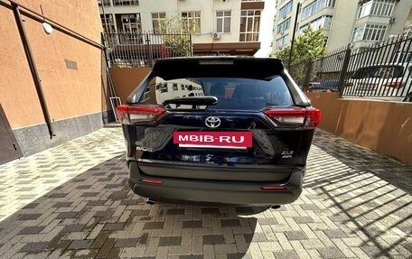 Toyota RAV4, 2019 год, 2 400 000 рублей, 9 фотография